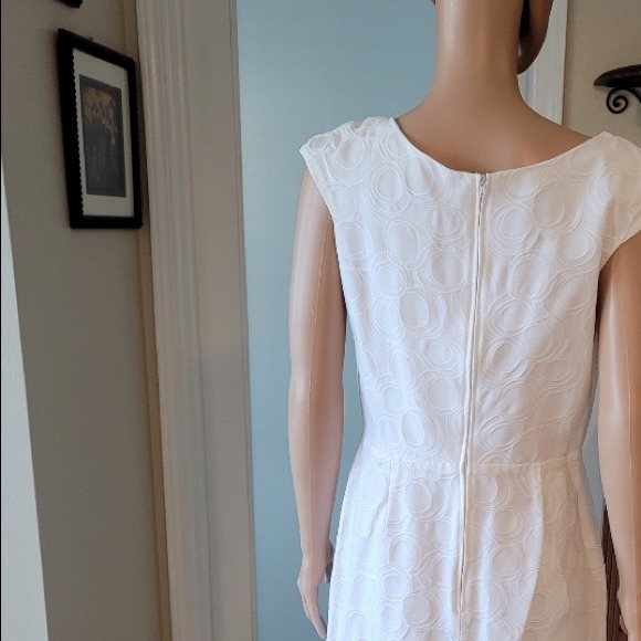 White Classy Dress - Picture 2 of 2